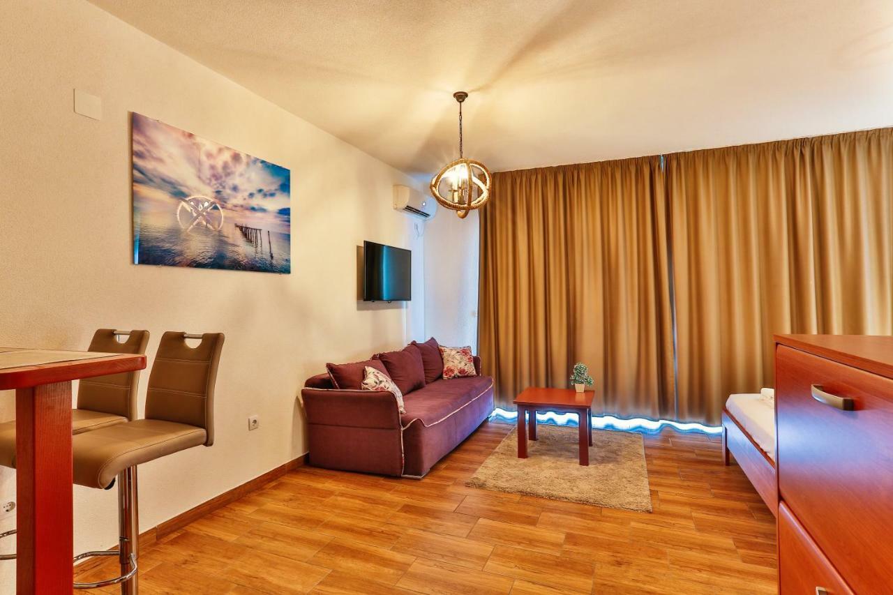 Luna Apartmani سوتوموري المظهر الخارجي الصورة
