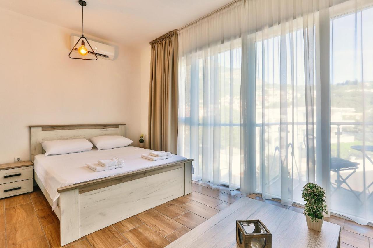 Luna Apartmani سوتوموري المظهر الخارجي الصورة